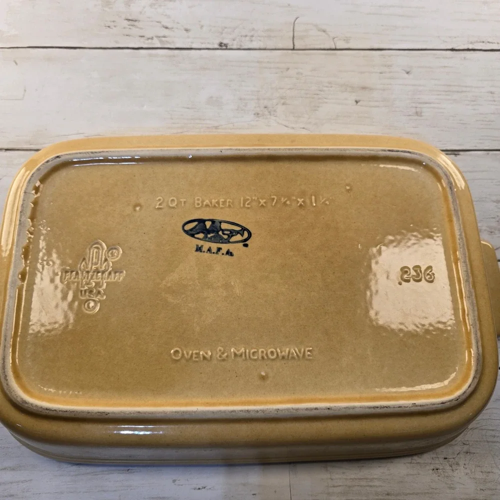 VTG Pfaltzgraff Village 2 Qt Rectangular Baker Stoneware Tan Blue House Bird USA